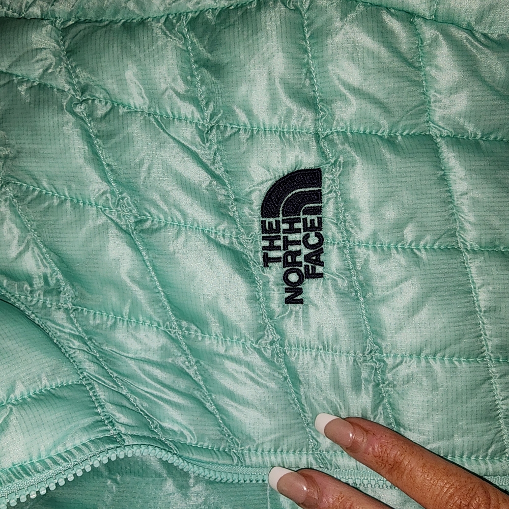 The North Face Mint Green Quilted Jacket - Picture 7 of 7